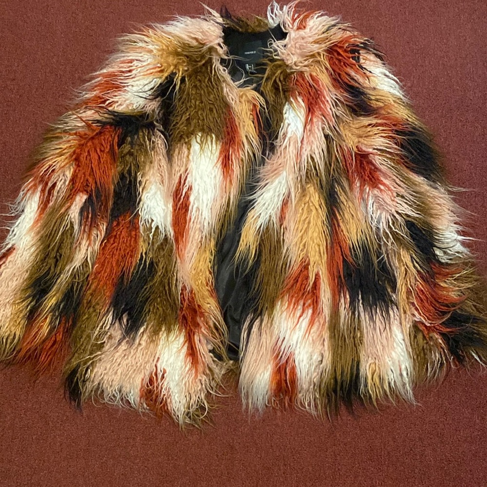 FOREVER 21 FAUX FUR JACKET SIZE L
